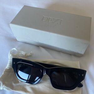 Dezi Black Sunglasses